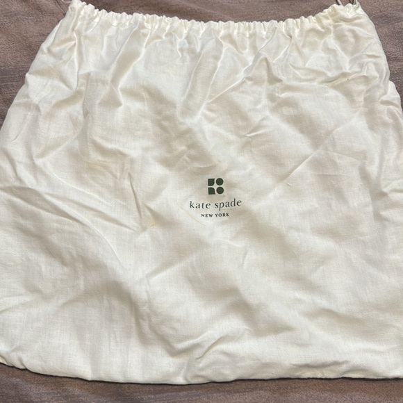 Vintage Kate Spade ♠️ small black shoulder bag. Good used condition. Brass clasp - Picture 10 of 10